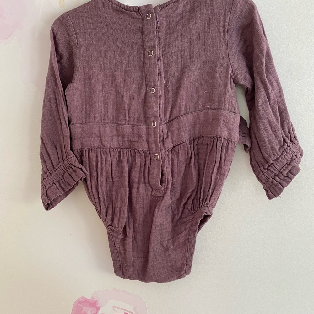 Kate Quinn long sleeve pintuck bow bubble bodysuit  18-24m - Picture 7 of 7
